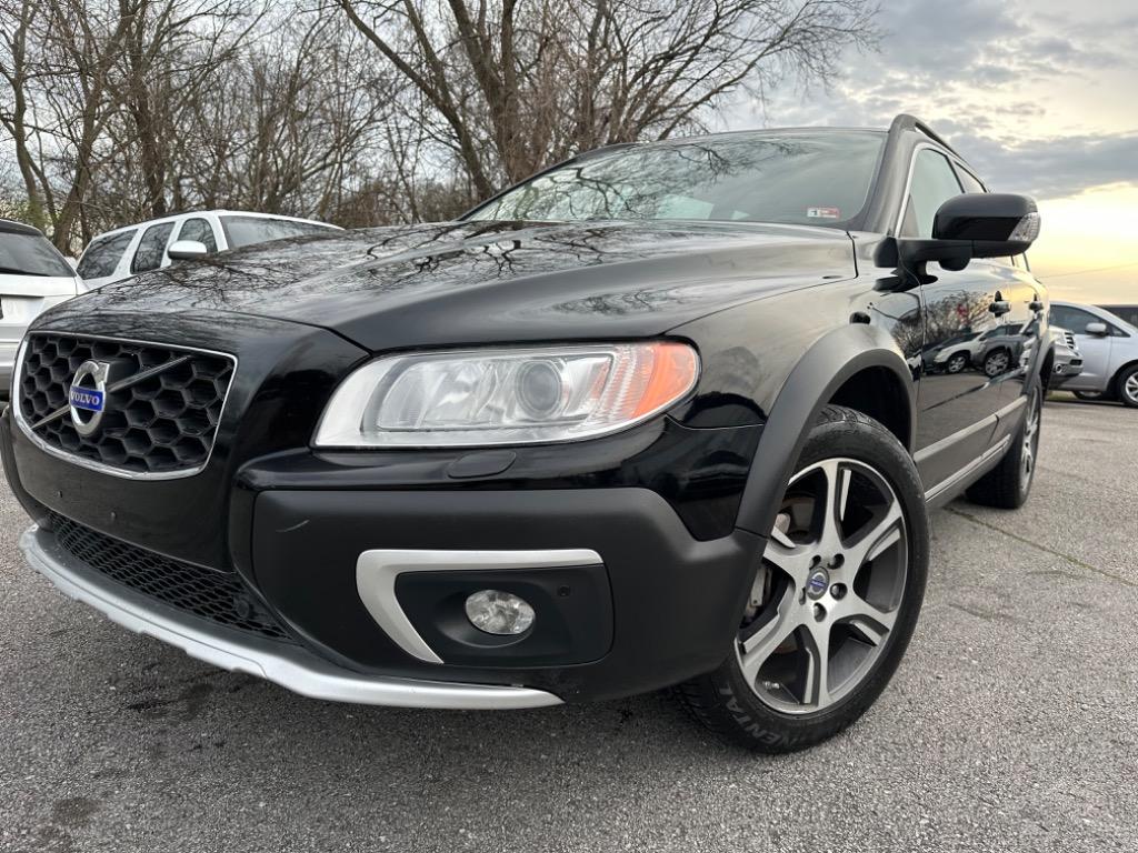 2015 Volvo XC70 T6 Platinum's photo