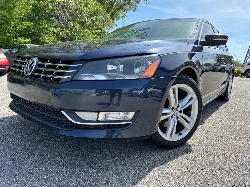 2014 Volkswagen Passat SEL Premium's photo