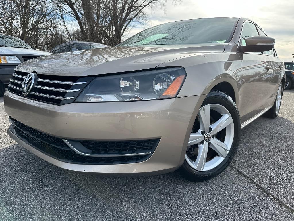 2015 Volkswagen Passat SE's photo