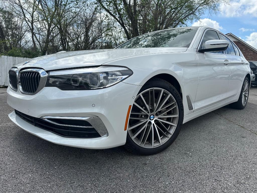 2019 BMW 5 Series 530i's photo