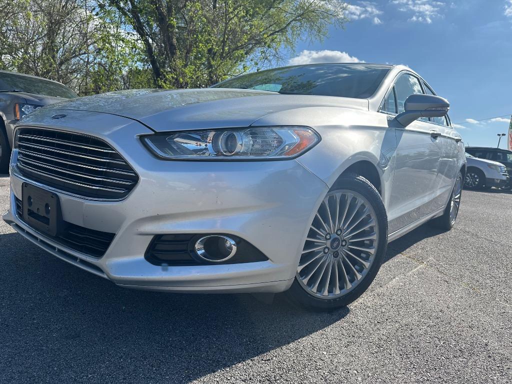 2016 Ford Fusion Titanium's photo
