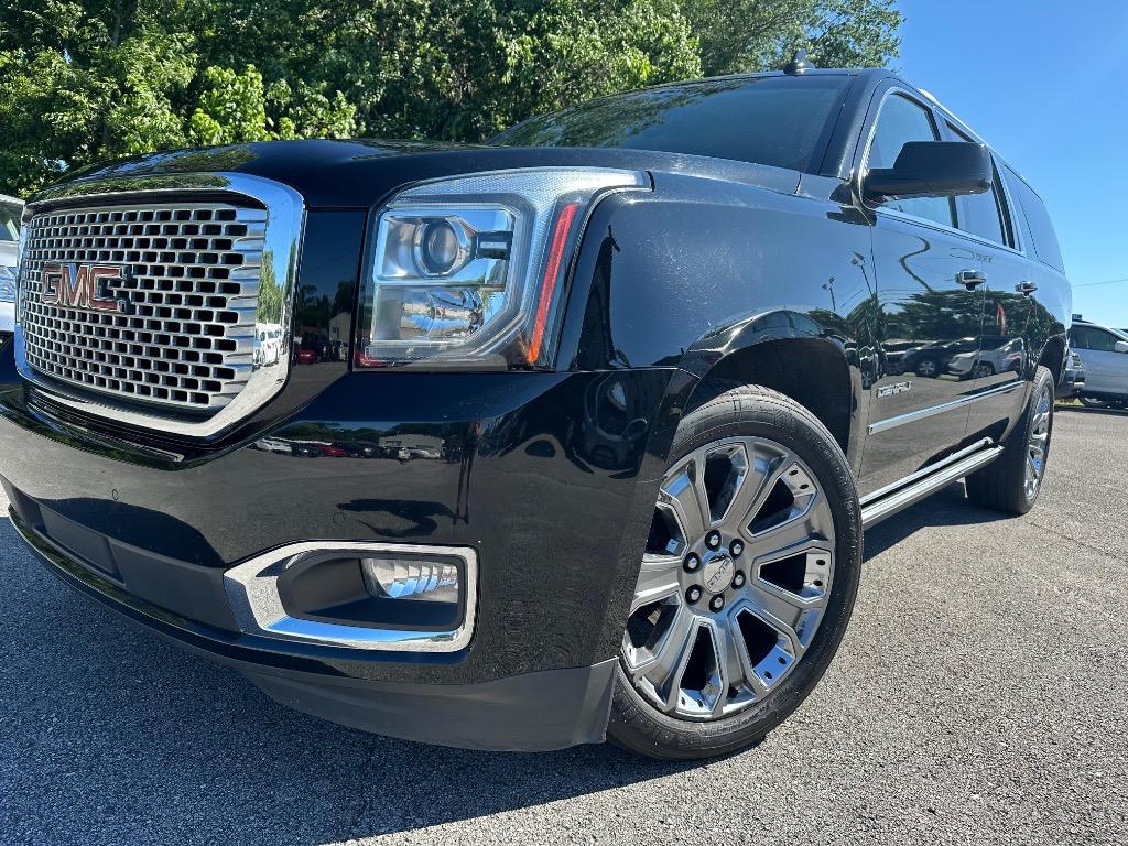 2015 GMC Yukon XL Denali's photo