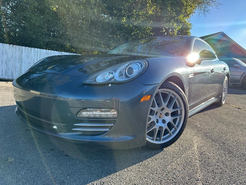 2011 Porsche Panamera S's photo