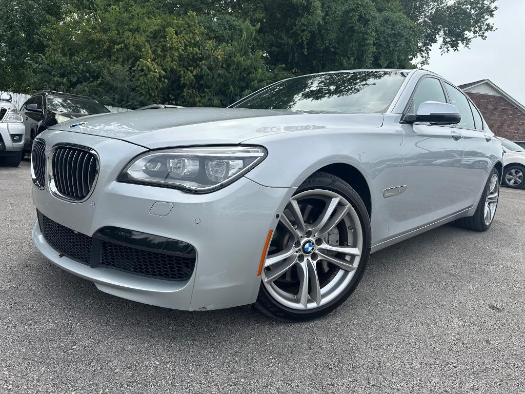2015 BMW 7 Series 750i's photo